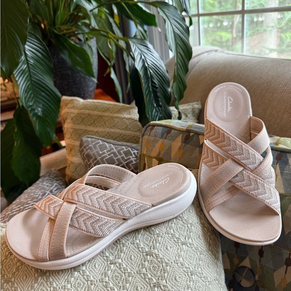Clark’s cloudsteppers tan nice slide sandals sz 7m - Picture 1 of 5